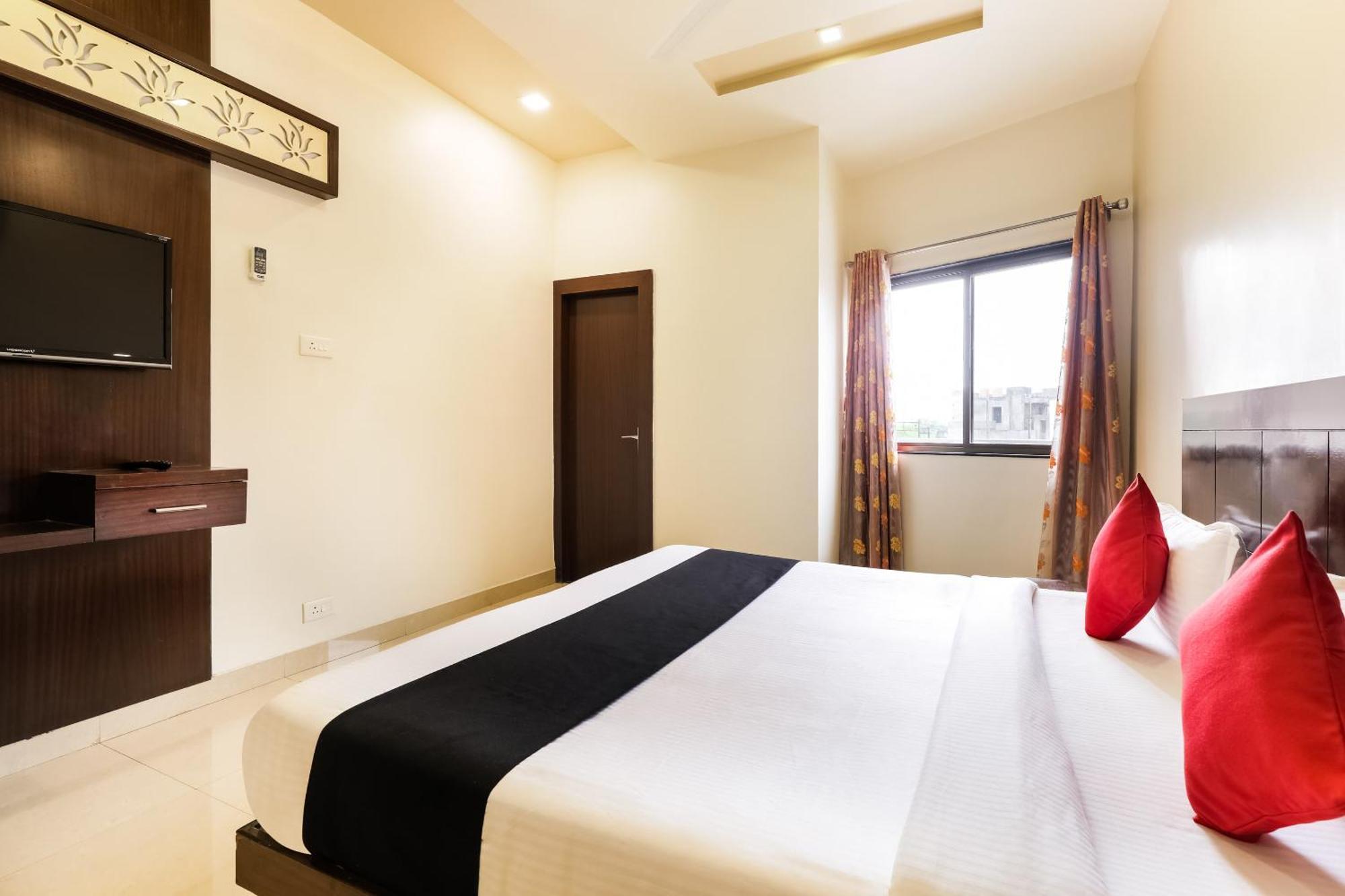 Super Townhouse Lalghati Near Airport Bhopal Bagian luar foto
