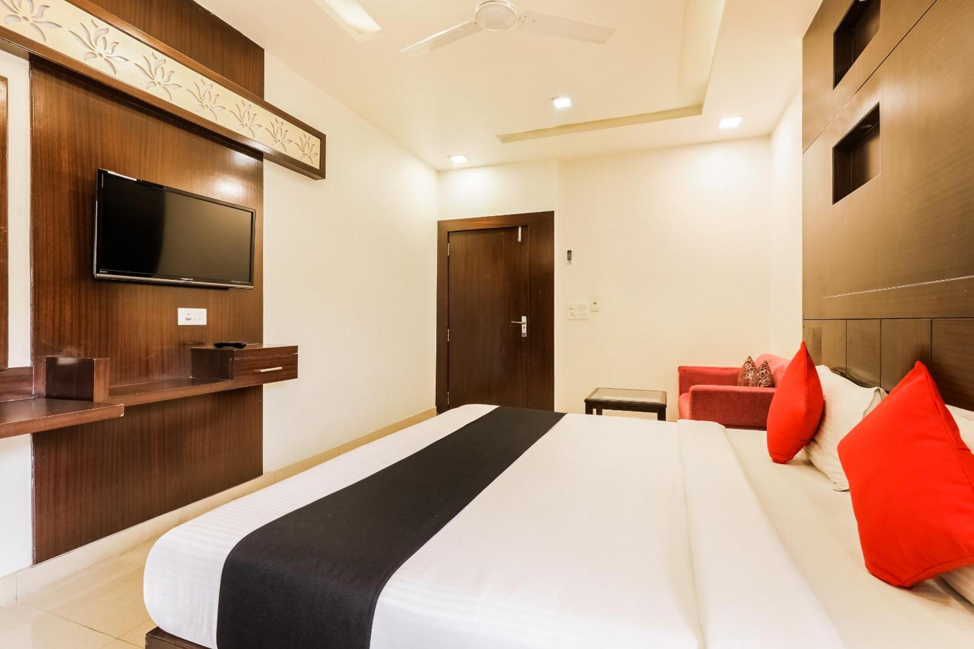 Super Townhouse Lalghati Near Airport Bhopal Bagian luar foto