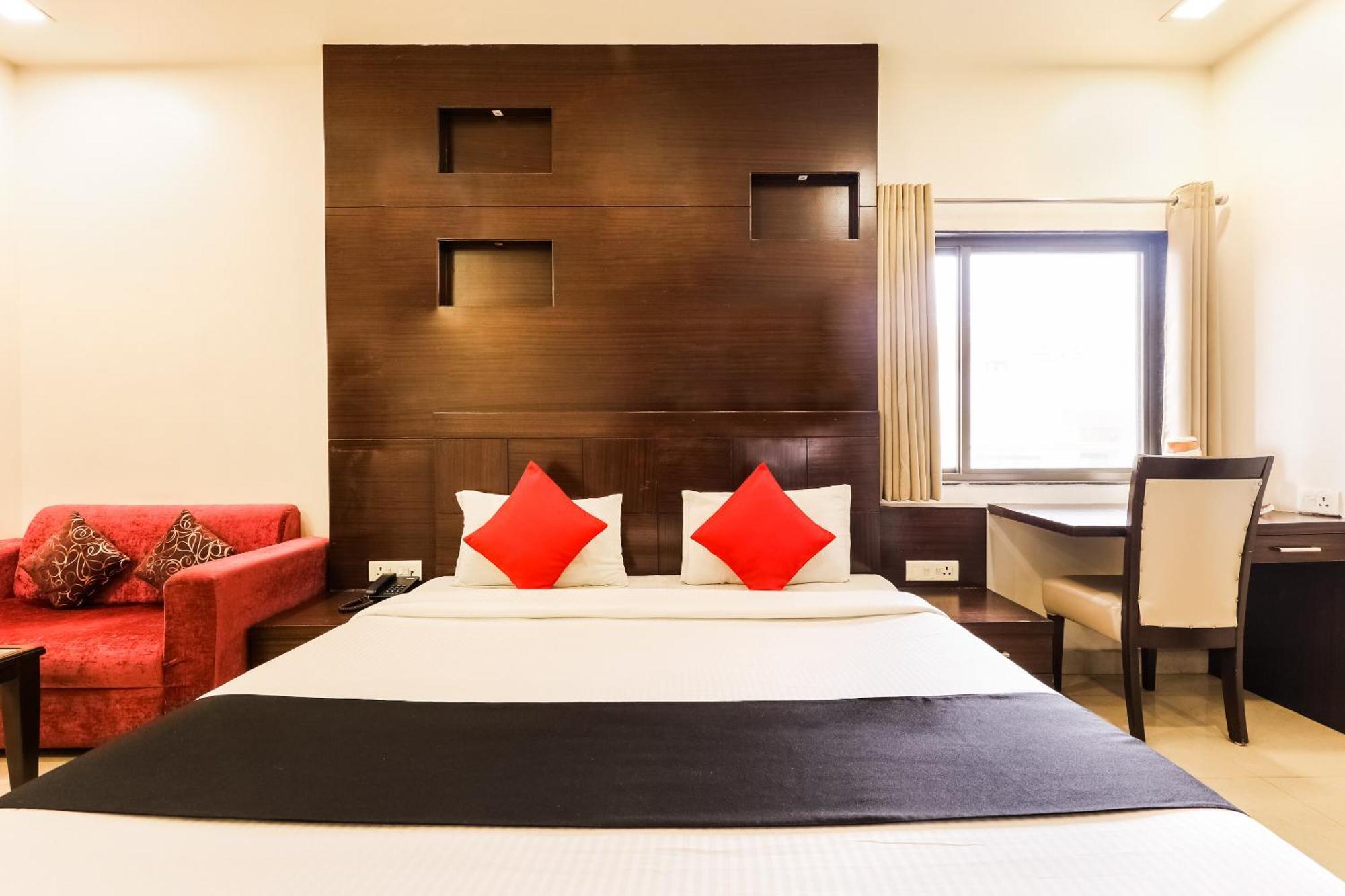 Super Townhouse Lalghati Near Airport Bhopal Bagian luar foto
