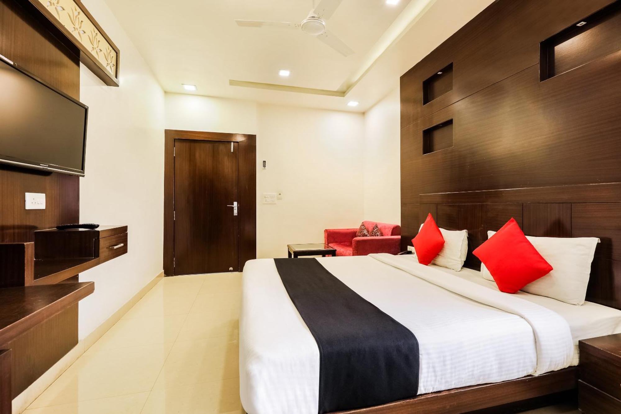 Super Townhouse Lalghati Near Airport Bhopal Bagian luar foto