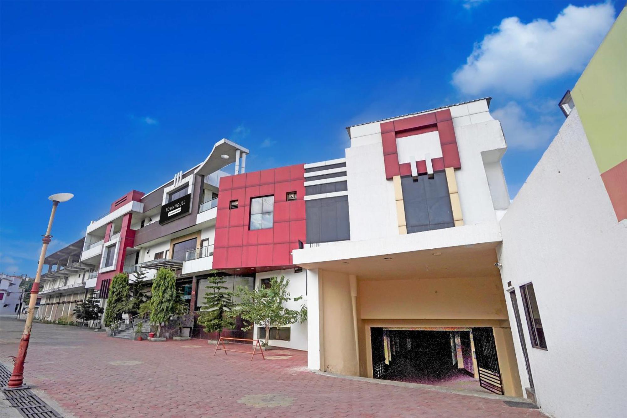 Super Townhouse Lalghati Near Airport Bhopal Bagian luar foto
