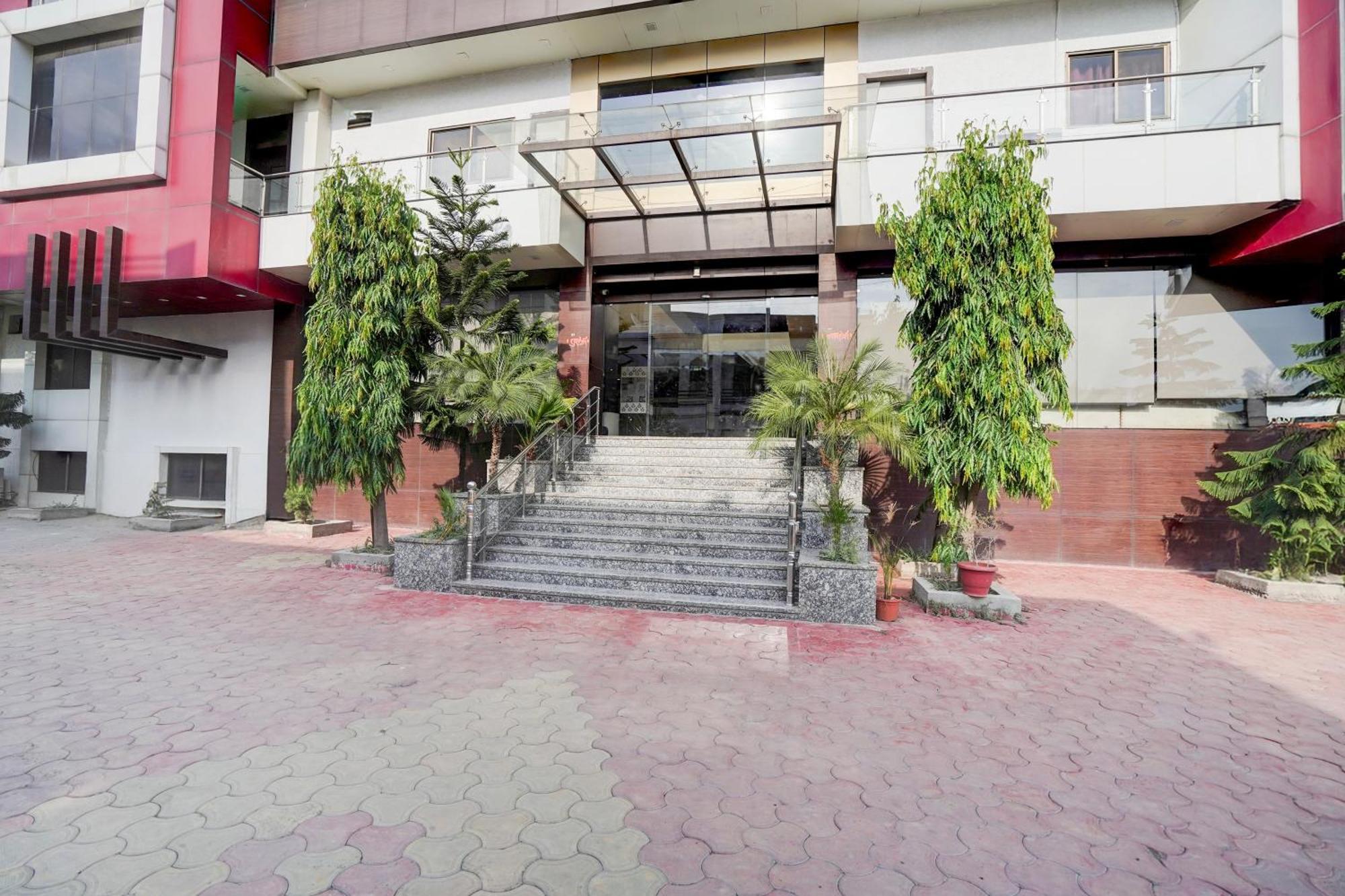 Super Townhouse Lalghati Near Airport Bhopal Bagian luar foto