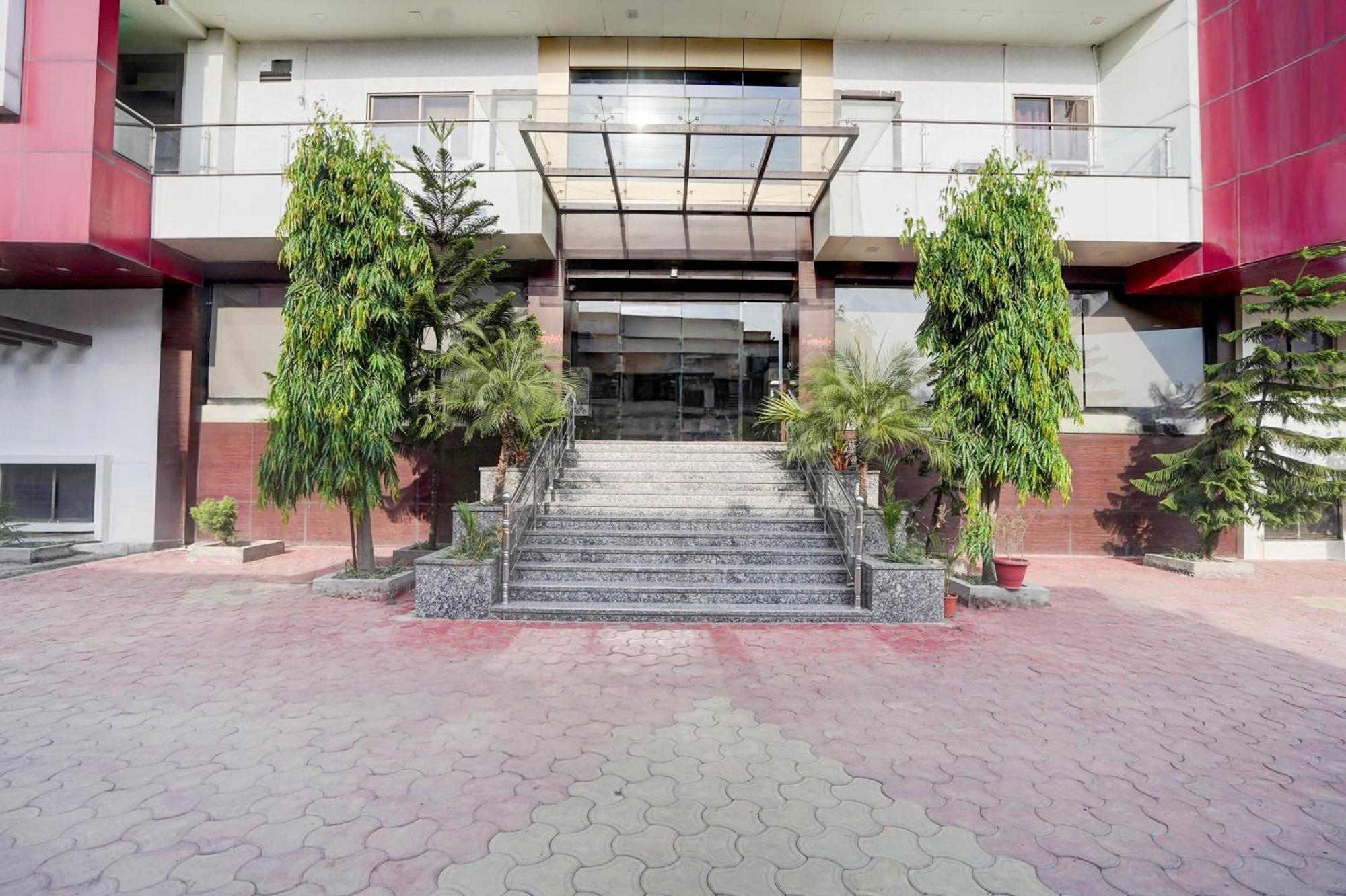 Super Townhouse Lalghati Near Airport Bhopal Bagian luar foto